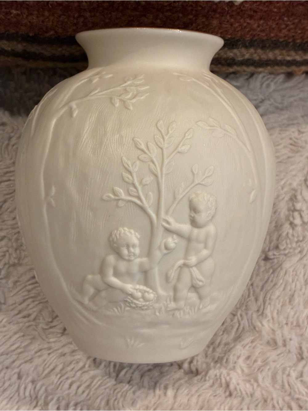 Lenox Heritage Collection Posy Vase Embossed Design with Gold Trim